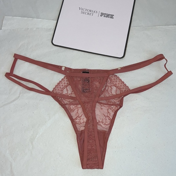 THONG Victoria's Secret Lace Panty XL - Picture 9 of 13